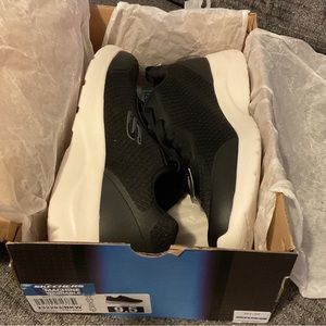 Sketchers men’s memory foam sneakers - black